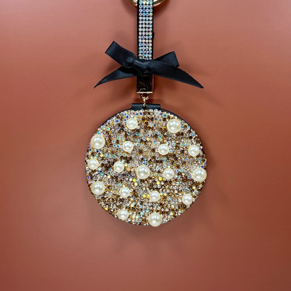 Bejeweled Pearl Accent Round Compact Mirror - Keychain or Bag Charm Gold & Pearl - Picture 2 of 9